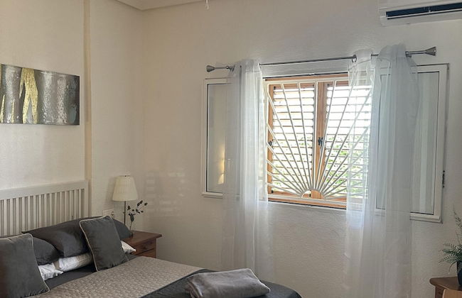 2-bed Apartment 10 min Drive to the Beach! - Foto 8