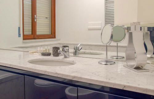 Welc-ōM Ivrea Padova Free Parking - Photo 52