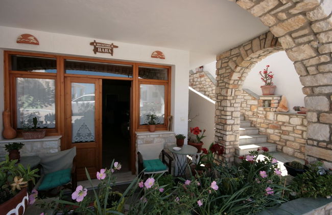 Hara Studios and Apartments - Photo 3