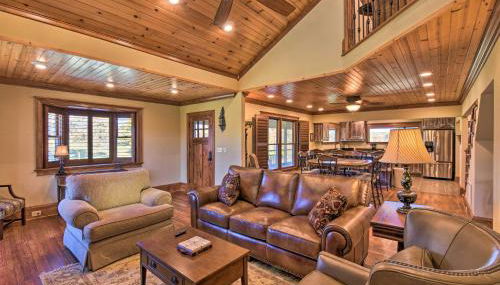 Clarkesville Ranch Cabin with Screened-In Porch! - Foto 1