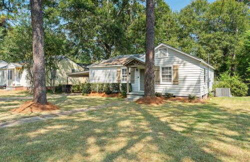 Cozy 4BR Home Pet Friendly Large Yard & Patio - Foto 52