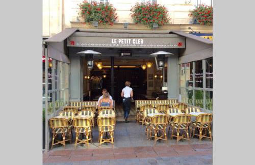 CHABLIS 27 avenue de la Bourdonnais 75007 - Foto 52