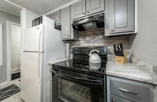 Fairfield Bay Gem with pool access and 4 Mi to Lake - Photo 18