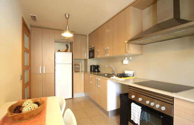 Mazi Apartments Downtown - Photo 12