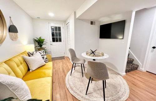 Luxury 4 bedroom 2 bath Lake Views - Photo 38