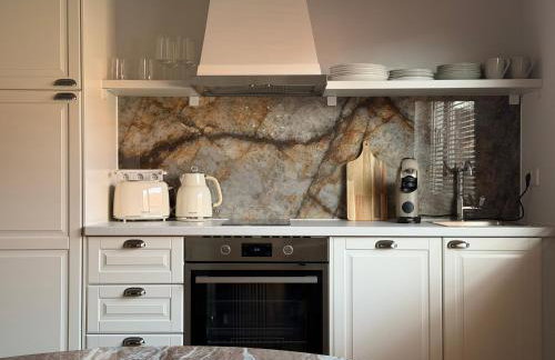 Art and Elegance, Family Friendly 2Bedroom Apartment near Frankfurt Airport, Free Parking - Foto 15