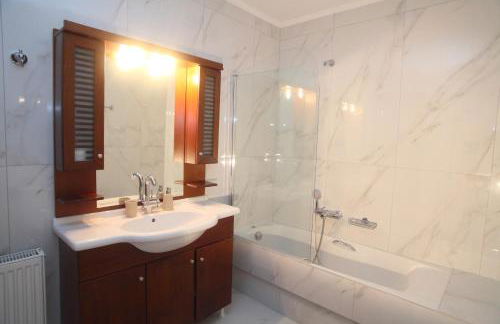 Pirofani Villa Apartments - Photo 10