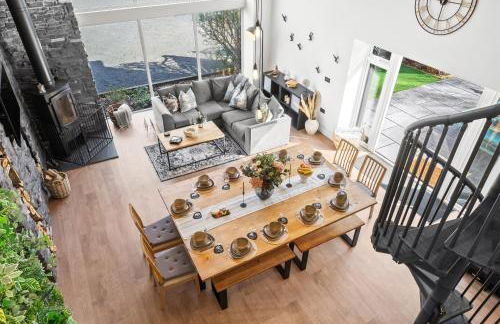 The Oaks Barn - A Countryside Luxury Rural Escape with Hot tub & Fire Pit! Tranquil Group Retreat - Sleeps 8, Pet Friendly & Off road Parking - By Blue Puffin Stays - Photo 3