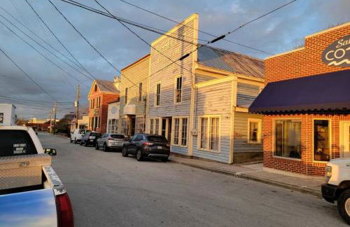 Marsh House, HOT TUB, Waterfront, KING bed, Close to Lejeune, - Foto 14