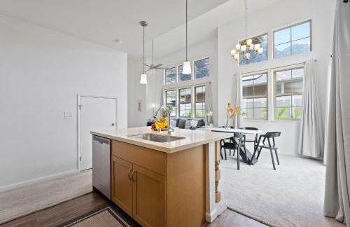 # Marbella Lane-Elegant 3BR Getaway with Superb Views - Foto 35