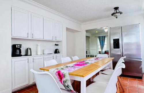 Entire Family-friendly 4 BR Cozy Unit , Metro walk - Foto 6