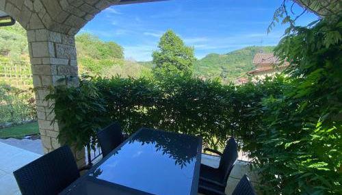Welc-ōM Luxury Hillside Retreat - Foto 2, Garden, Garden view