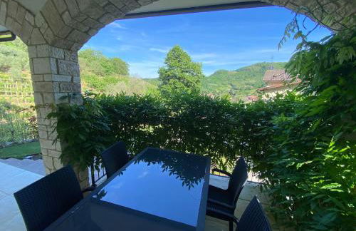 Welc-ōM Luxury Hillside Retreat - Photo 2