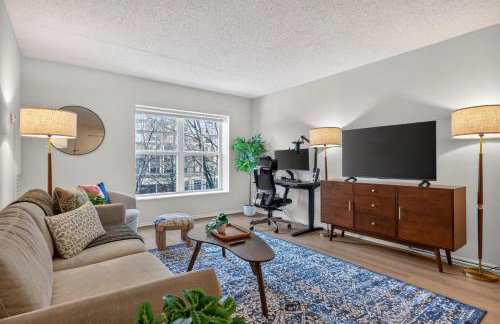 Newport 1 BR w Work Setup by Anyplace - 11747 - Foto 3