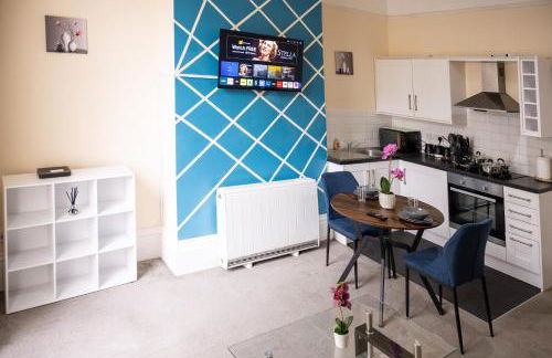 Rugby 1-BR Apt, Parking, City Centre, Sleeps 3 - Foto 31