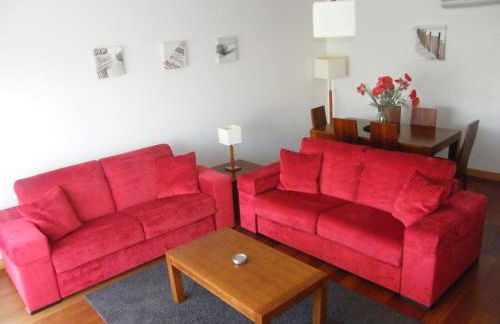 Luxurious first floor apartment with balconies overlooking pool and gardens. - Foto 2