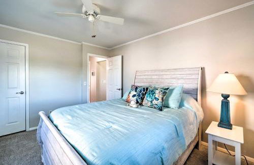 Carefree Coastal Getaway - Walk to Long Beach - Foto 22