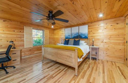 Fully Stocked Cabin Retreat w/ Game Room & Pond! - Foto 31