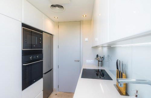 Tolles, neu möbliertes Penhouse mit großem Pool - Foto 28