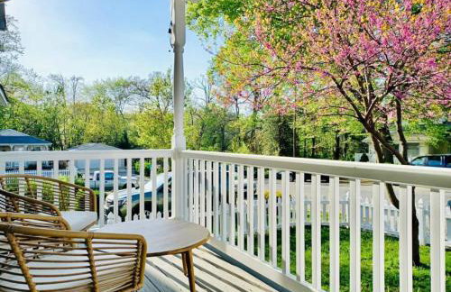 Huge Beach Bungalow- Yard, Beach Pass, King Beds - Foto 26