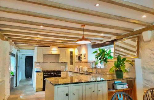 Stunning house, fenced garden, and outdoor dining! - Foto 9