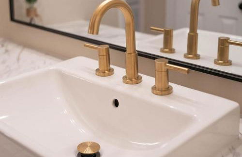 15 Min to UA Private Heated Pool Huge Yard Luxe Master - Foto 49