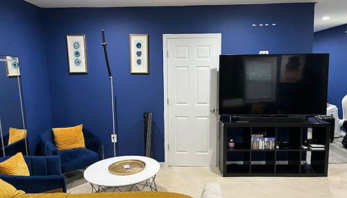 Stylish and Modern Large Bedroom - Foto 4