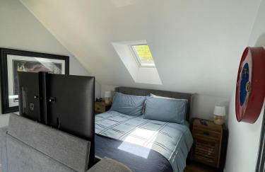 THE ANNEXE AT UPPER BEACH HOUSE - Photo 29