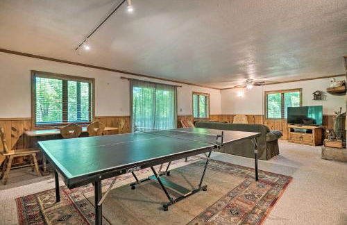 Serene Sky Valley Family Chalet with Fireplace - Foto 13