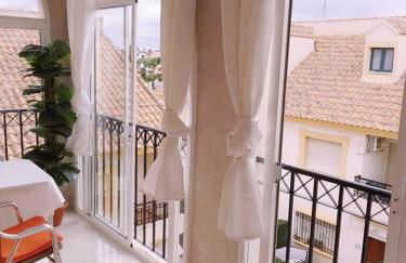 APARTAMENTOS ROSI - 5-10 Minute Walk To La Zenia Beach, Sea View, Beach Bar, Cliff Walk, Shops, Paddys Point, Cabo Roig - Free fast Fibre Optic Broadband, Free Parking - Foto 14