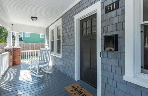 Downtown 3BR Gem - Hot Tub - Covered Parking - Fenced Yard - Foto 7