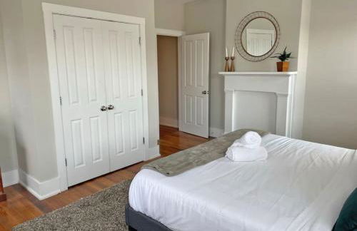 Full Building Huge Downtown Retreat Walkable to Everything - Foto 41