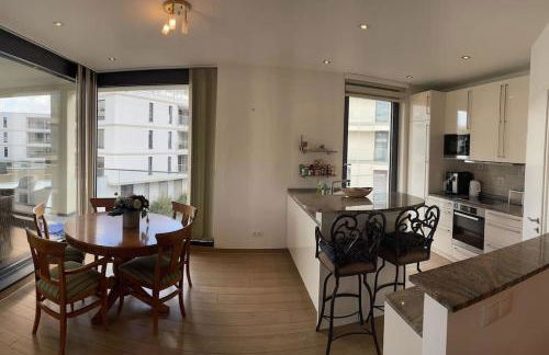 Lovely 2 bedroom apartment with free parking - Foto 14