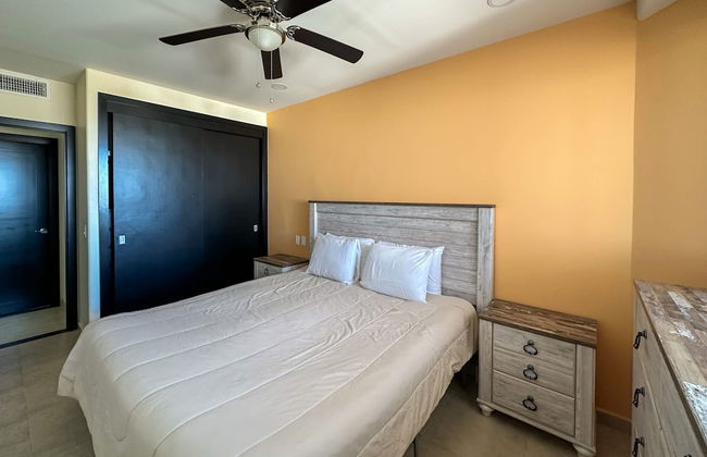 Poolside Family Retreat 2BR Condo - Foto 26