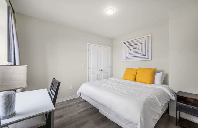 Modern Retreat Near Henry Ford - Foto 18