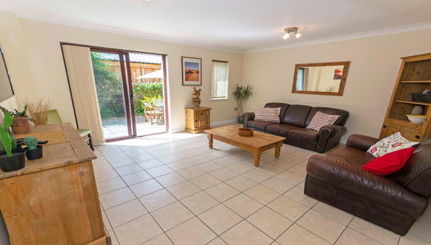 Oysters Sleeps 6 Modern Villa & Dog Friendly - Photo 5, Interior