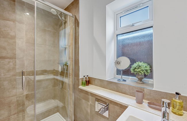 St Martins House Luxury Apts. Ruislip - Photo 59