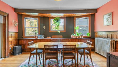 Historic & Spacious 3 Bedroom Family Gem on Peaceful Street - Foto 4