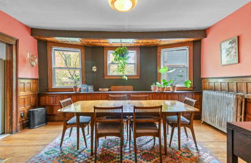 Historic & Spacious 3 Bedroom Family Gem on Peaceful Street - Foto 4