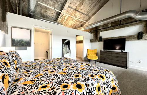 Swanky loft at Historic Peters Cartridge Factory - Foto 21