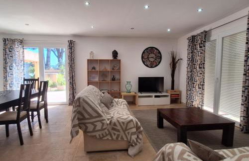 Beautiful Villa with pool! - Photo 5