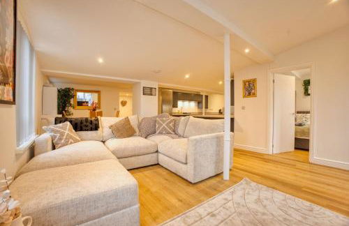 Contractor Stay Sleeps 4 - Large Living Space - Parking - Bridgwater - Foto 3