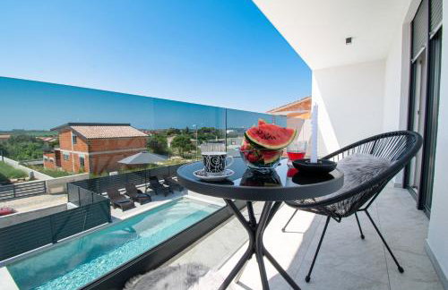 Villa Mina with a private pool in Pula - Photo 43