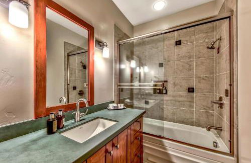 The PEAK Tallac 15 - The Ultimate in Lakefront Luxury - Foto 26