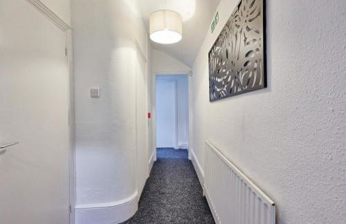 Large 5-Bedroom Home, Perfect for Long Stays & Team Accommodation - Foto 69