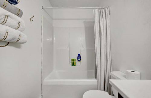 Central Louisville Gem - Near Airport & Top Spots - Foto 28