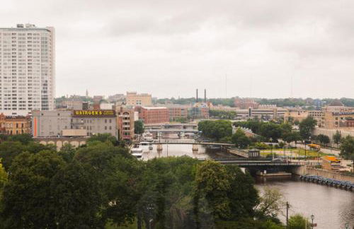 Westown Studio Apt Near Fiserv, Baird, and Theater District - Foto 6