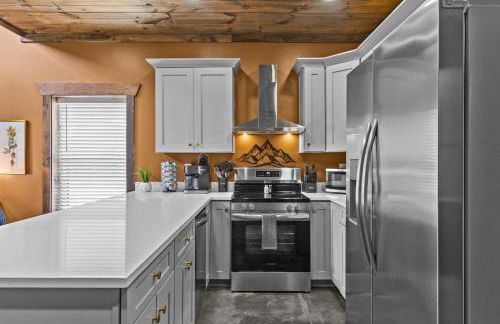 New/12 Guest /2 Hot Tubs/ 2 Kitchens/ 2 Firepits - Foto 18