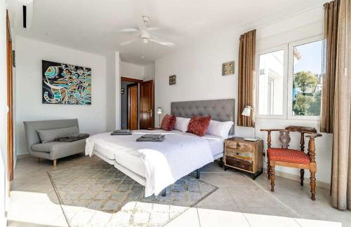 88-Exclusive Villa with Private Pool in Mijas, Malaga - Photo 27