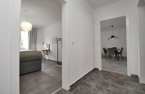 Design am Rhein I Traumlage Rheinufer I 3BR I Küche I öffentl Parkplätze I helloYOU apartments x BRIGHT Collection - Foto 55